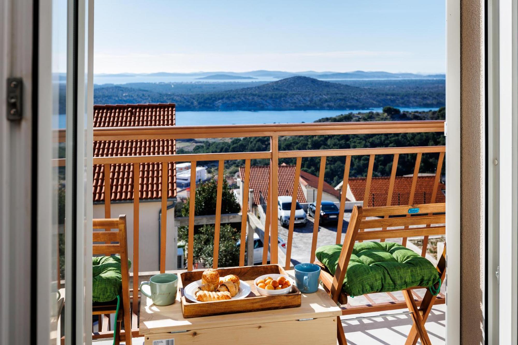 Summer Breeze Apartment - Quiet Place With A Spectacular View And A Garden Šibenik Exterior foto